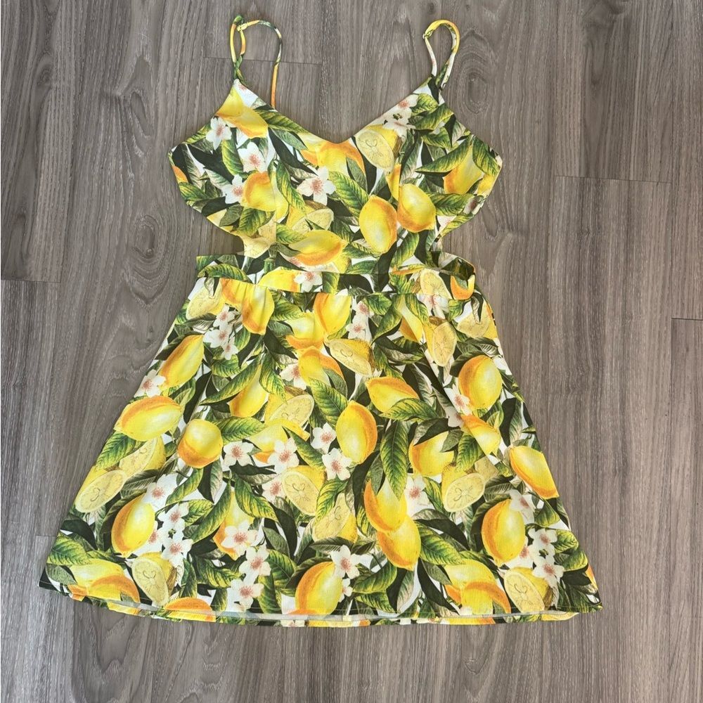 Show Me Your Mumu Piper Dress Citrus
Stretch Lemon Print Size Medium